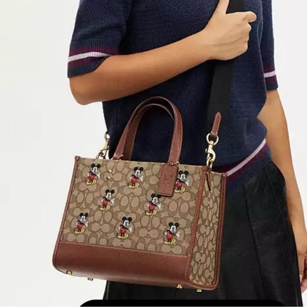 NWT Disney X Coach
Dempsey Carryall in Sig Jacquard
Mickey Mouse Msrp:$528 - Picture 5 of 13